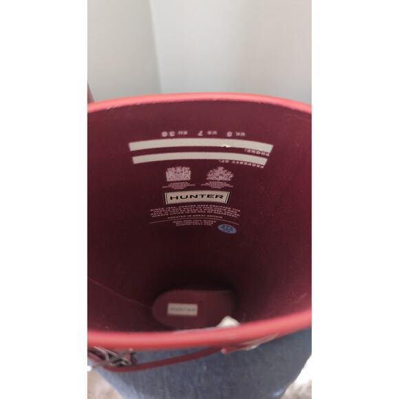 Red classic traditional tall gloss Hunter outdoor rain weather boots - Picture 7 of 10